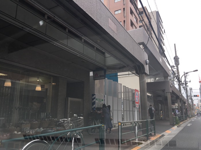 ドンキホーテ前