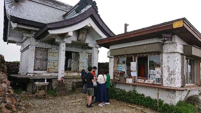 山頂の神社