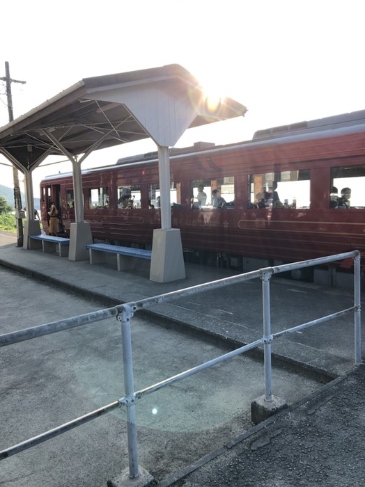 下灘駅と観光列車伊予灘ものがたり4