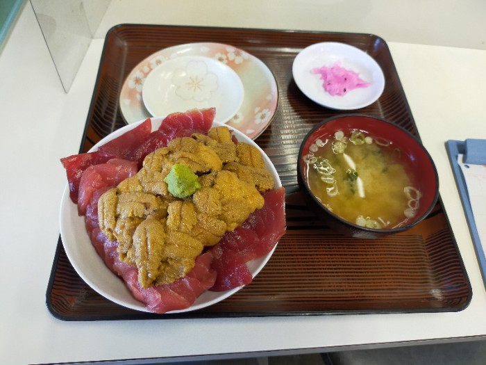 鶴亀屋食堂　マグロうに ダブル丼