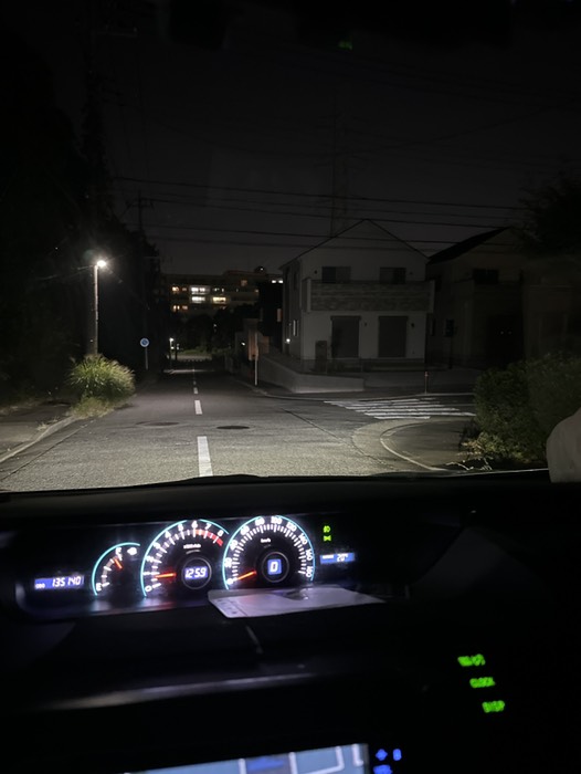 最初のT字路を右折