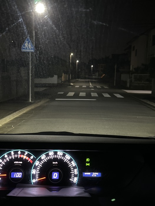 横断歩道のある交差点を左折