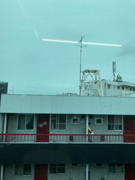 草加近くの建物