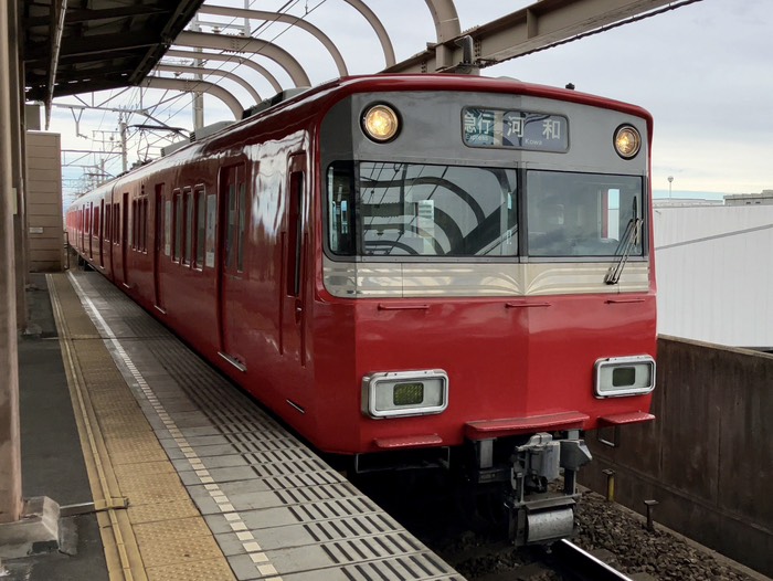 最初の地下鉄は撮り損ねたので2つ目の電車