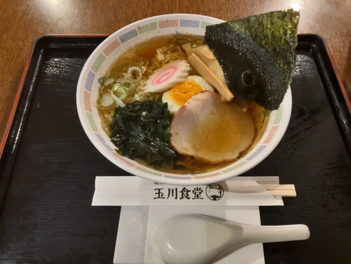遅い昼食に醤油ラーメンいただきました！