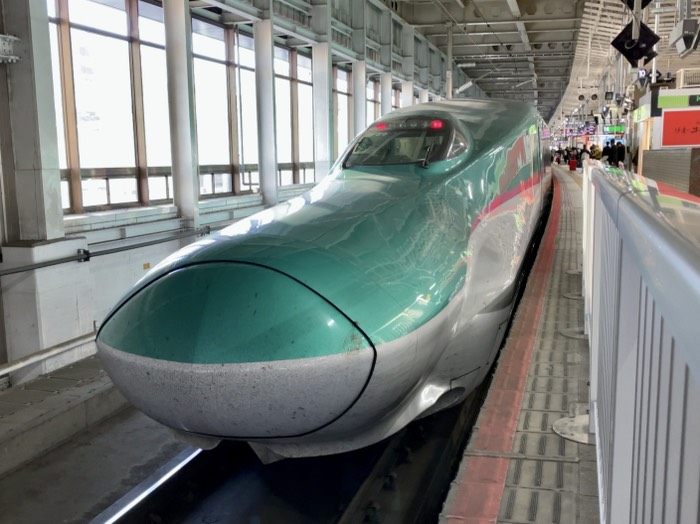 仙台始発の新幹線に乗ります