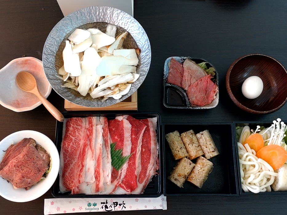 一面松茸鍋の近江牛しゃぶしゃぶ膳