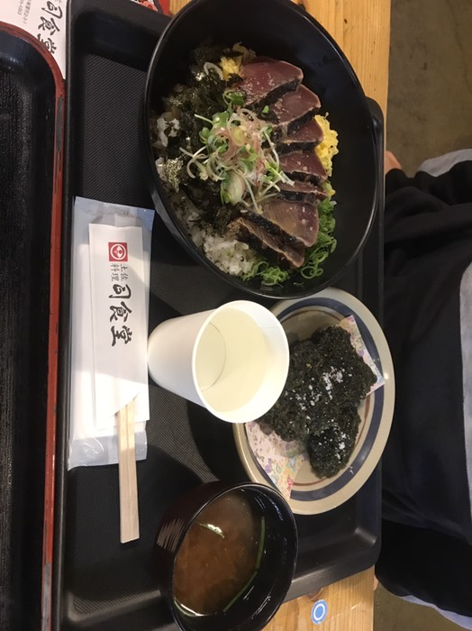 カツオのたたきどん　　青さ海苔天