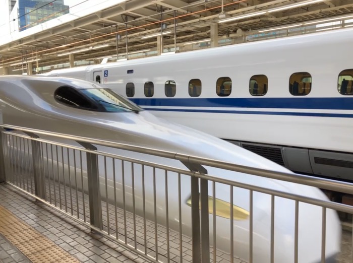 新幹線のぞみ乗ります