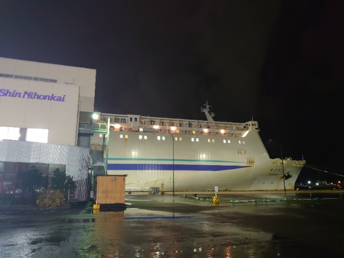 フェリーターミナル