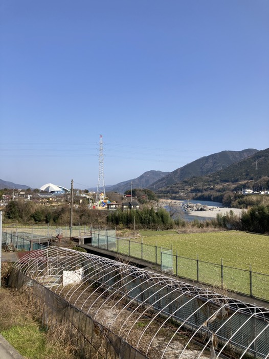 ハイウェイオアシスと美濃田の淵