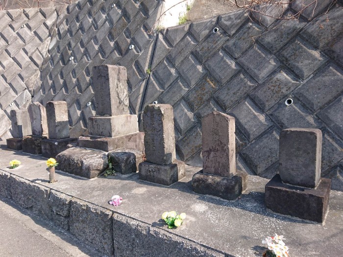 浦賀馬頭観音石塔群