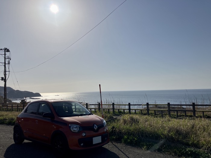 トゥインゴと日本海