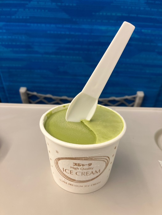 シンカンセンスゴクカタイアイス