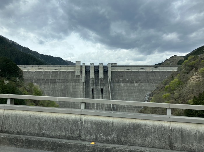 雷電廿六木橋からの滝沢ダム