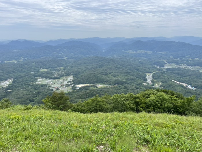 大丸峯越しの大峰山方面