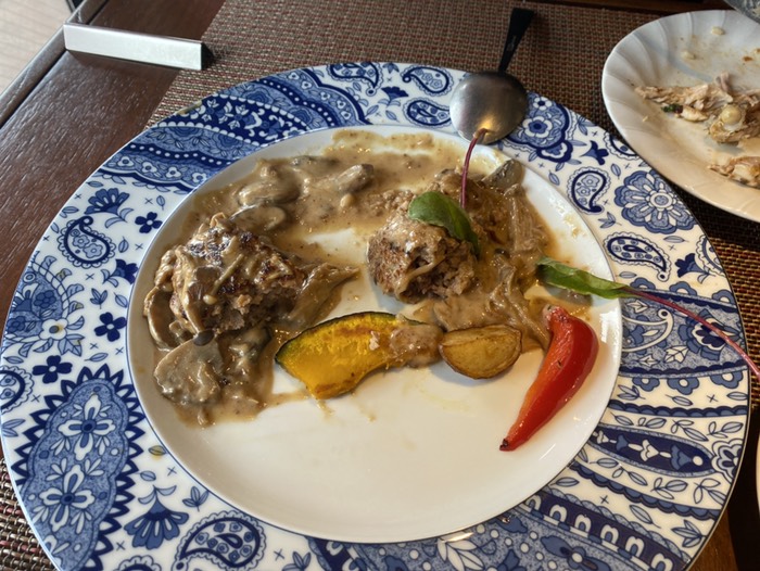 キノコクリームハンバーグ