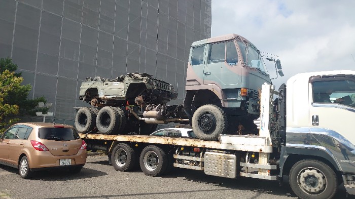 変なの見つけた