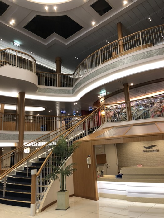 オレンジフェリー船内 エントランス