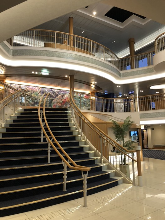 オレンジフェリー船内 エントランス