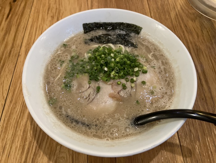 昼食兼用博多ラーメン🍜