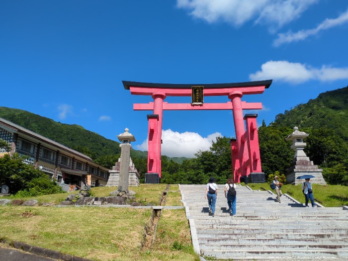 湯殿山 大鳥居