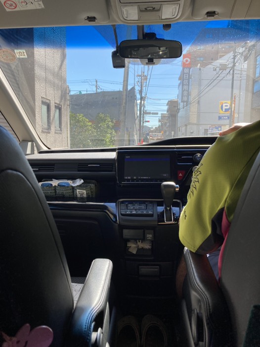 ④朝日信用金庫手前左側