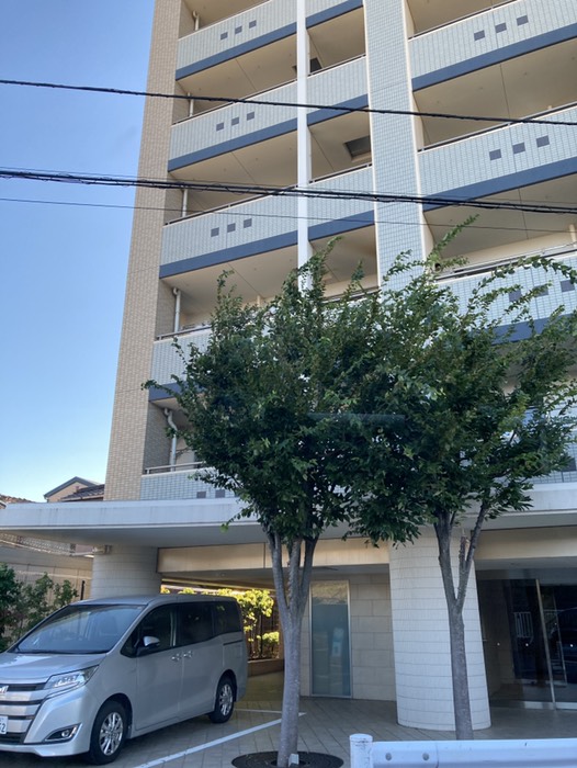 ⑥マンション前