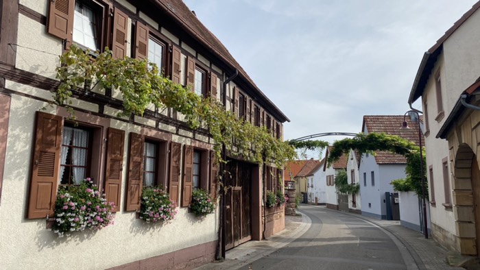 Dorfstraße in Oberotterbach