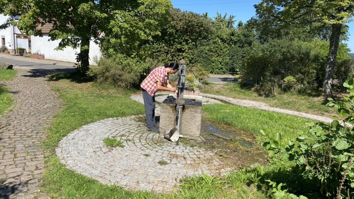 Endlich - ein kühler Brunnen 