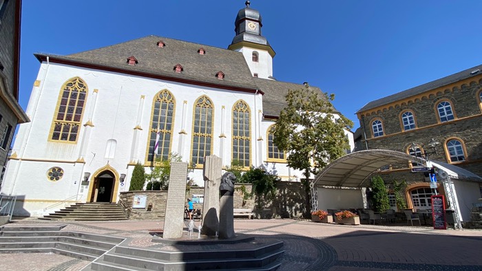 Stephanskirche mit Fruchtmarkt