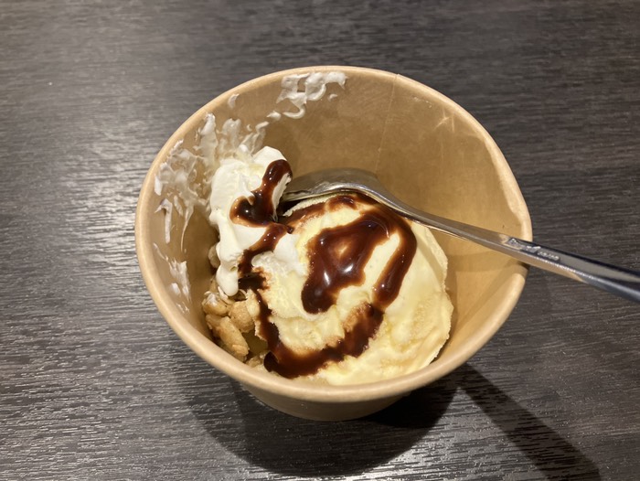 選べるお夜食からアイスいただきました