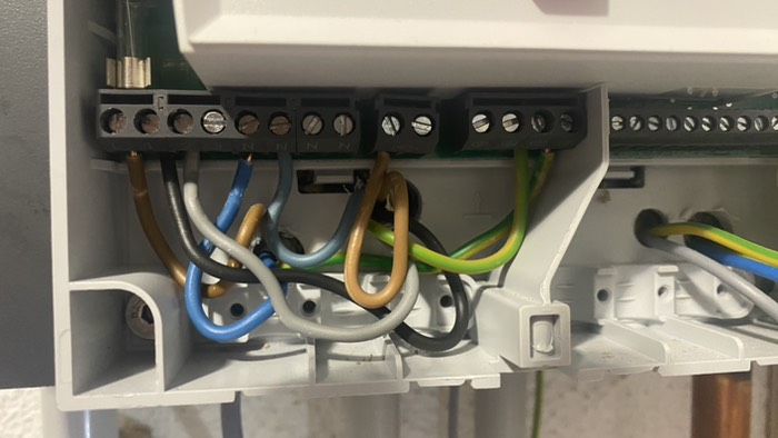 Anschluss Heizung + Solar