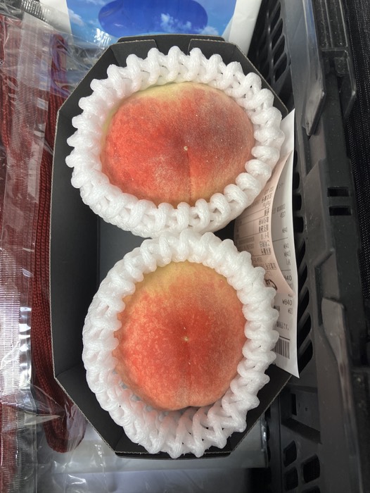 桃があったので買っちゃいました🍑
