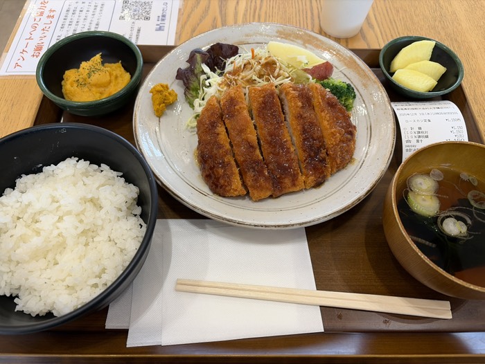 ロースカツ定食¥1,150