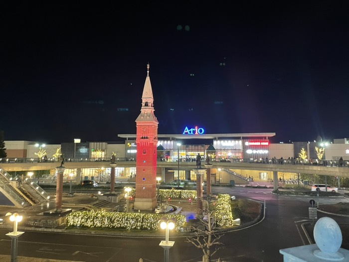 倉敷駅横のアンデルセン広場