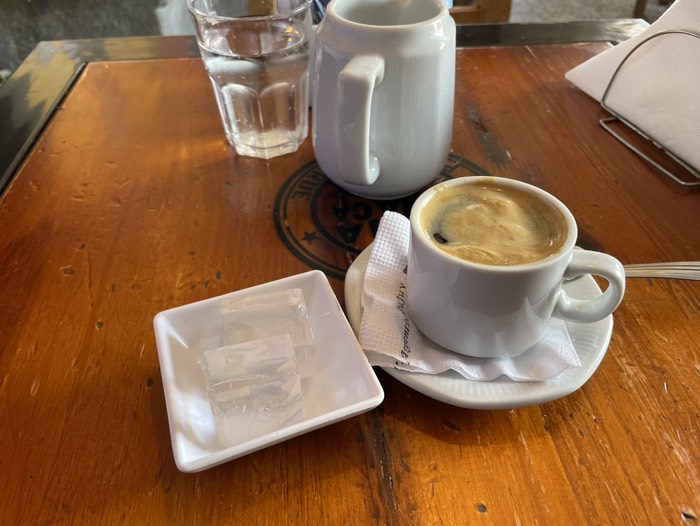 カフェで時間潰し