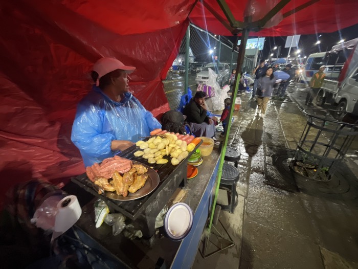 バス移動の前に腹ごしらえうまかったー