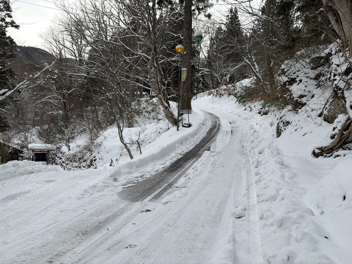 写真だとあまり急坂に見えない…