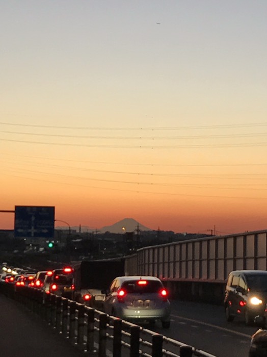 夕映えする富士山