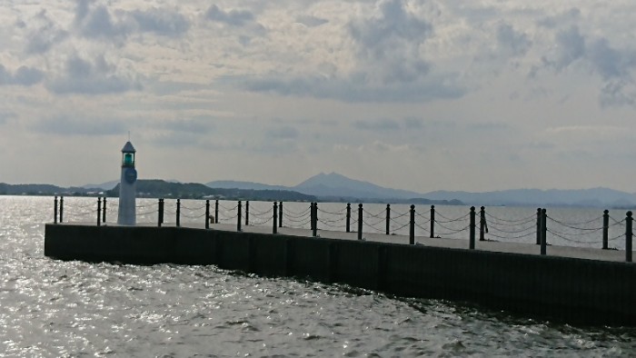 ミニ灯台と筑波山