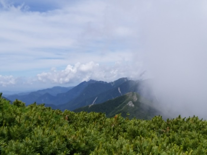 小太郎尾根分岐より