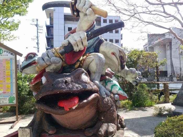 松本市  カエル