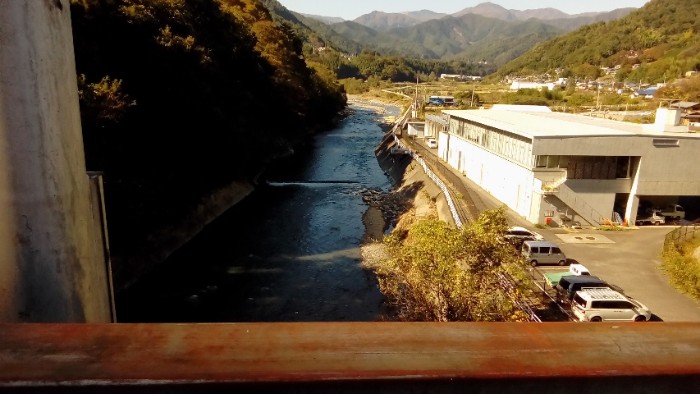 百蔵橋から葛の川上流方面