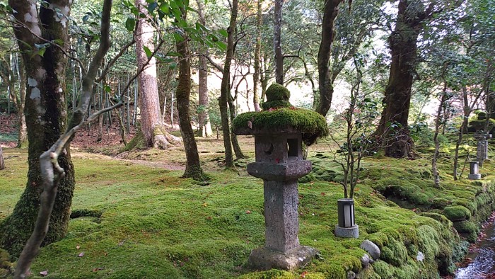 那谷寺 参道より