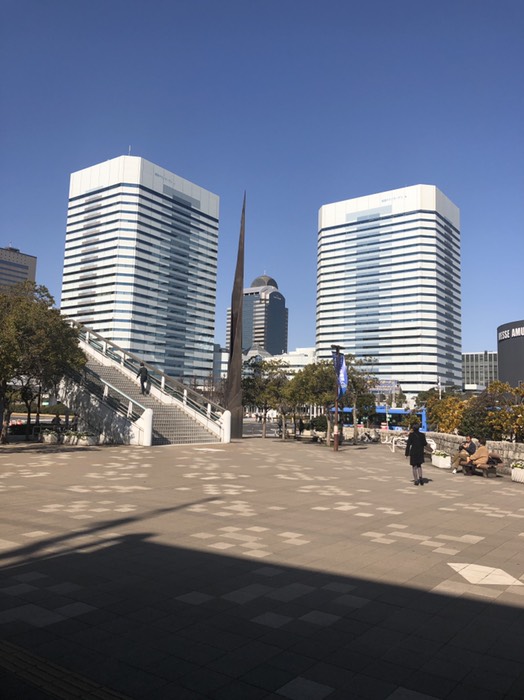 海浜幕張駅前