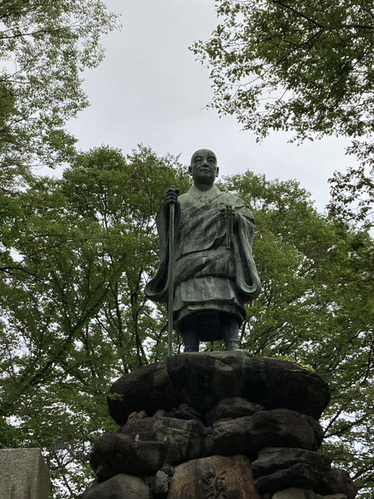 東山蓮如上人銅像