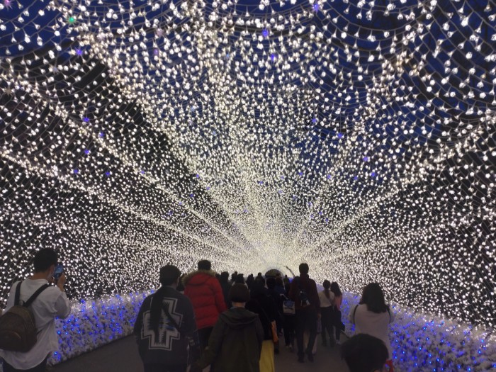 光のトンネル