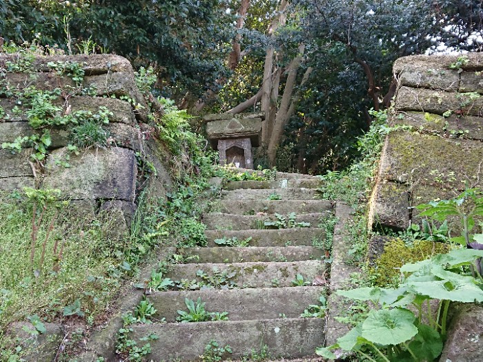 岩神社