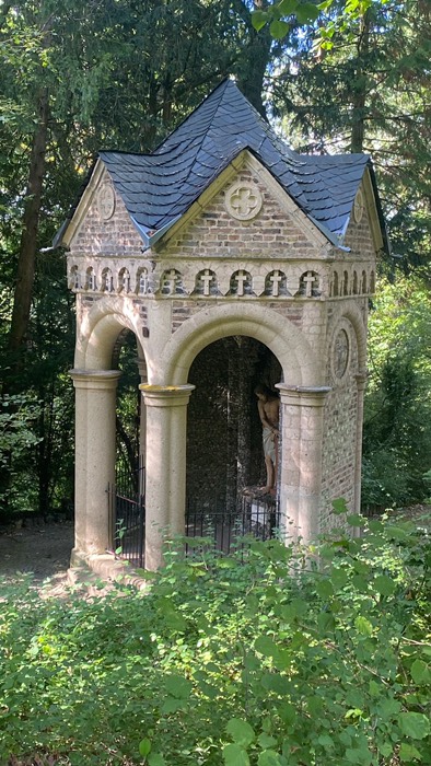 Gebetsturm auf dem Friedhof 